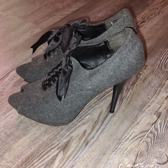 LC Lauren Conrad  Camilla Peep-toe Bootie in Gray  lace up heel shoes Sz 8.5 - Picture 3 of 7